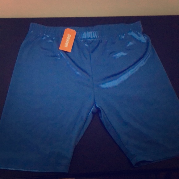 dark blue biker shorts